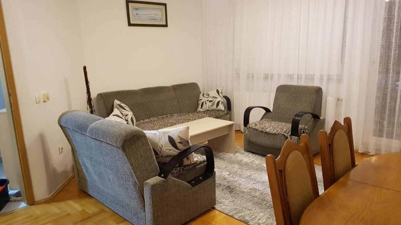 Redon Apartment Pristina Eksteriør billede